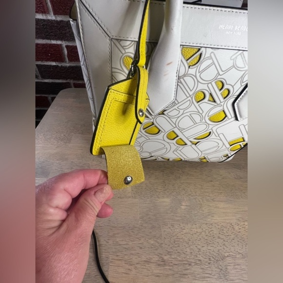 RARE HENRI BENDEL Rivington XL Tote Yellow & White - Picture 3 of 16